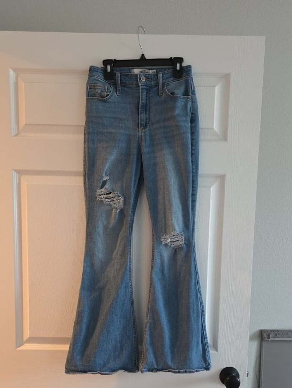 Hollister Light Blue Distressed Curvy High-rise Vintage Flare Jeans Size 26